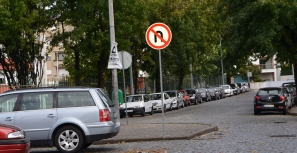 Inversão de marcha proibida em frente às escolas